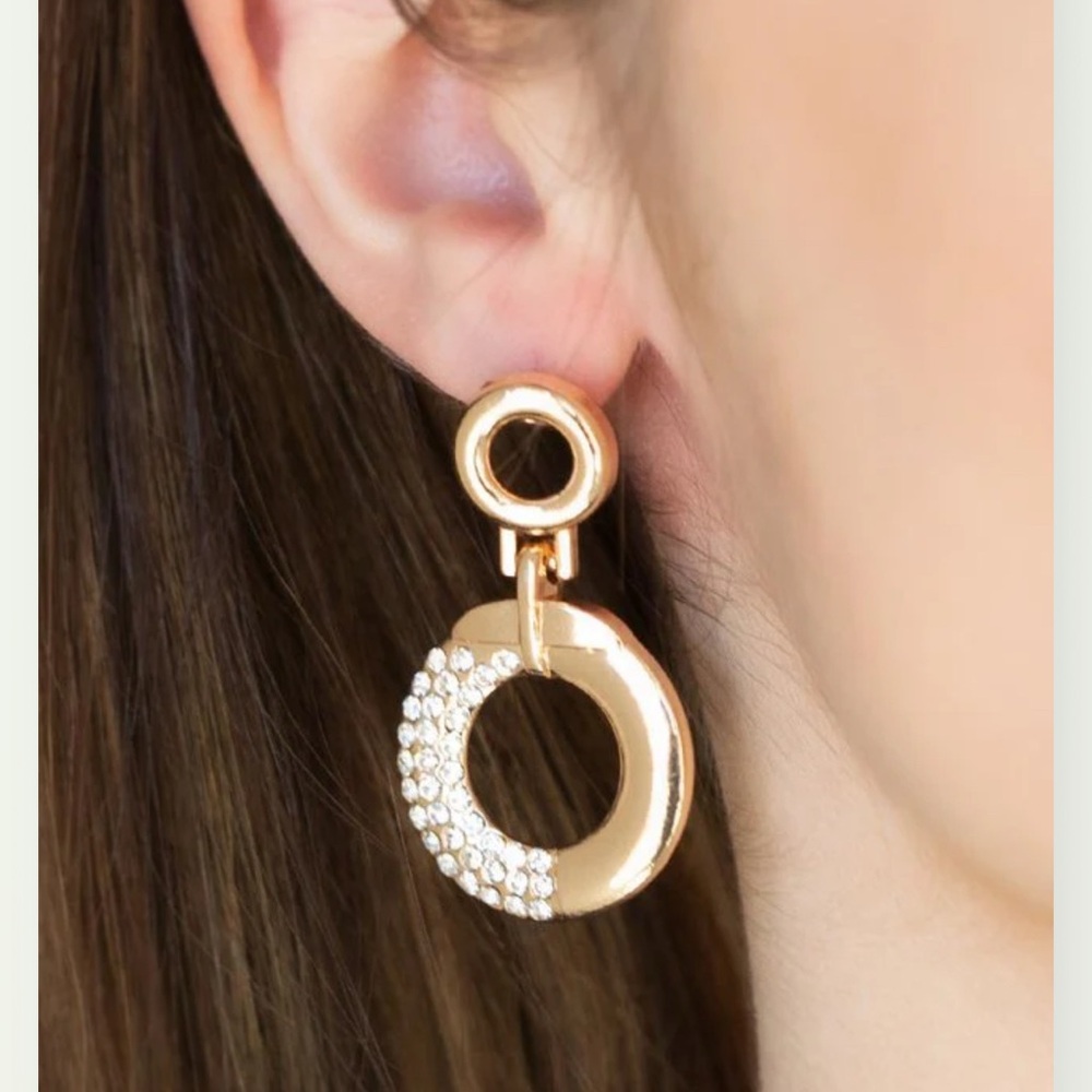 Paparazzi Gold and White Circle Earrings